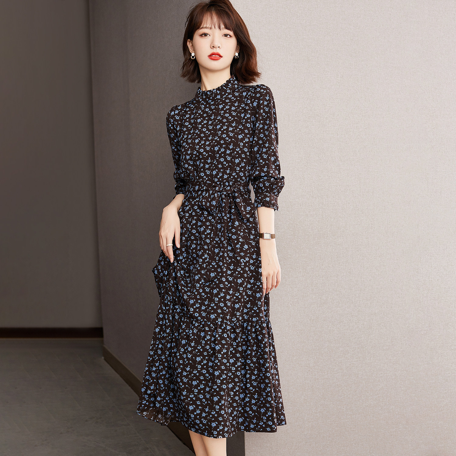 实拍◆有现货◆秋法式复古配大衣内搭长裙过膝打底碎花连衣裙子女