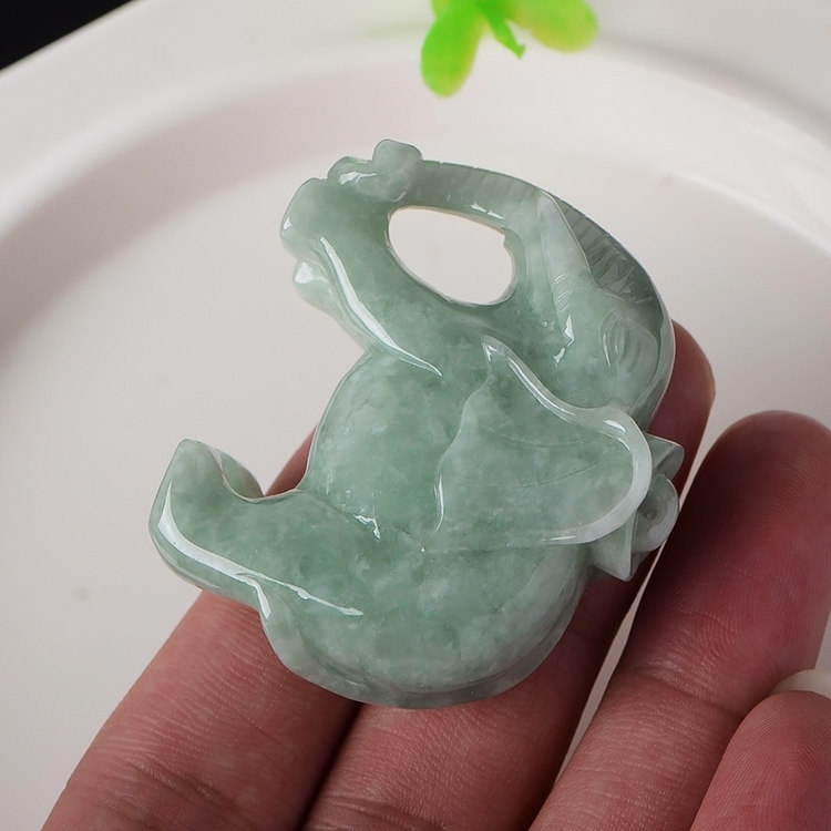 玉石玉器缅甸正品翡翠大象吊坠老坑冰糯种豆绿颈饰