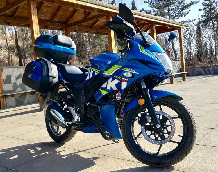 适用铃木极客飒155nk边箱gsx150f/n侧箱支架尾箱后货架保险杠改装