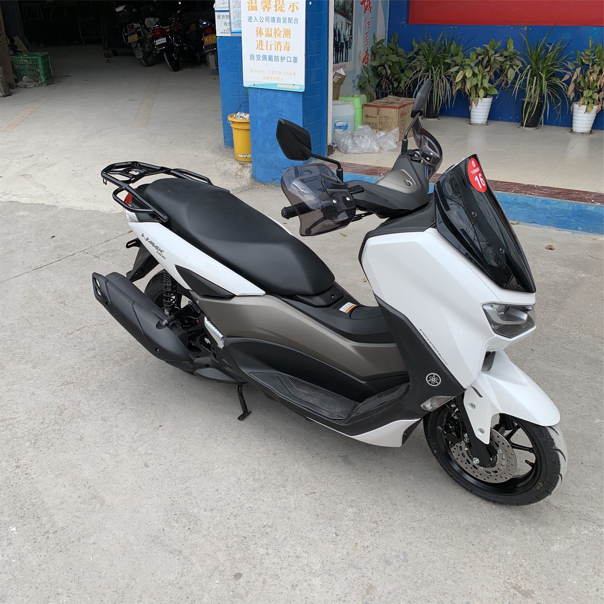 适用于大贸20年雅马哈nmax155尾架猛士货架尾箱架衣架摩托车尾翼