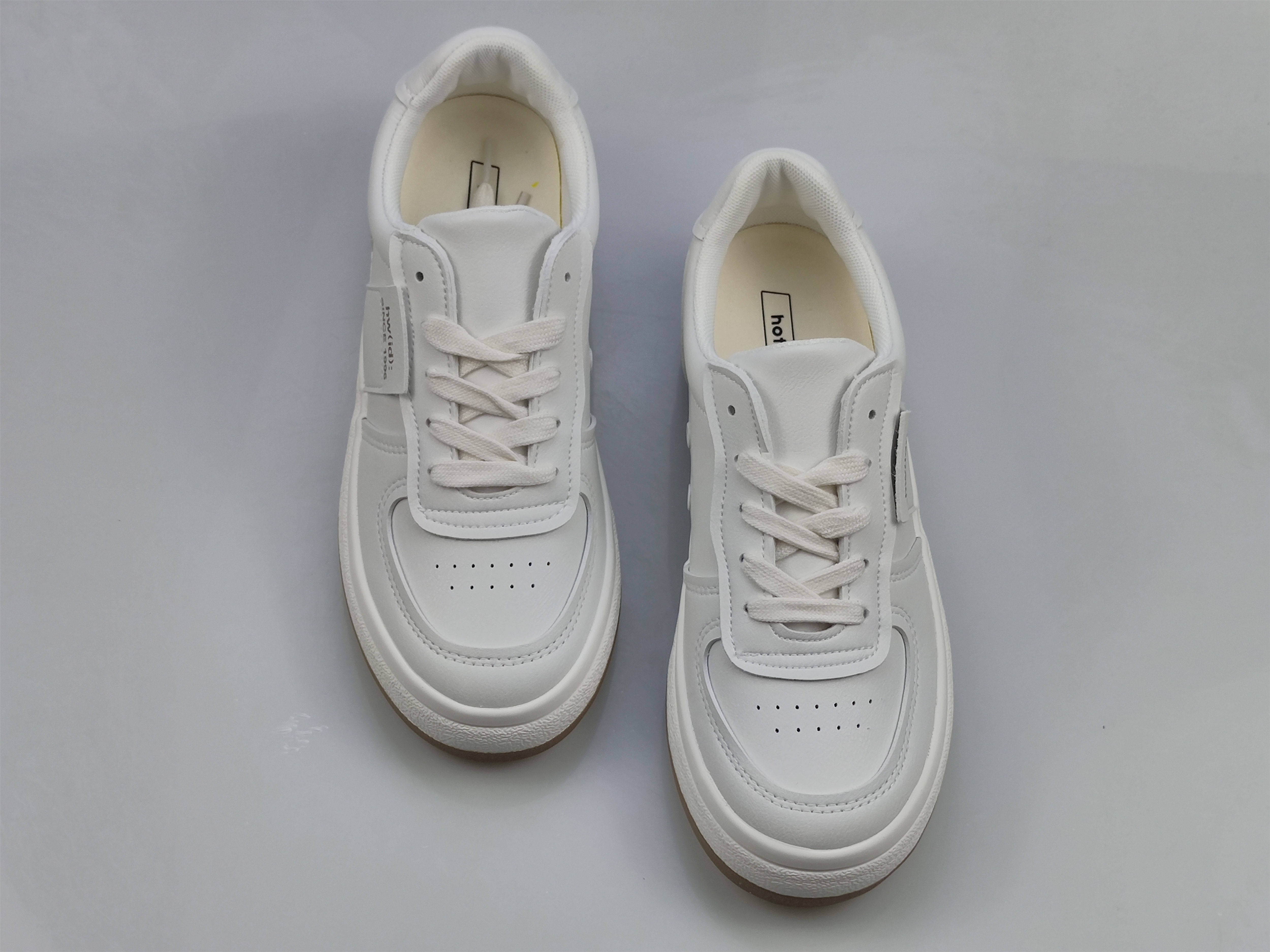 hotwind热风小白鞋女板鞋全新正品春秋新款断码清仓韩版休闲平跟