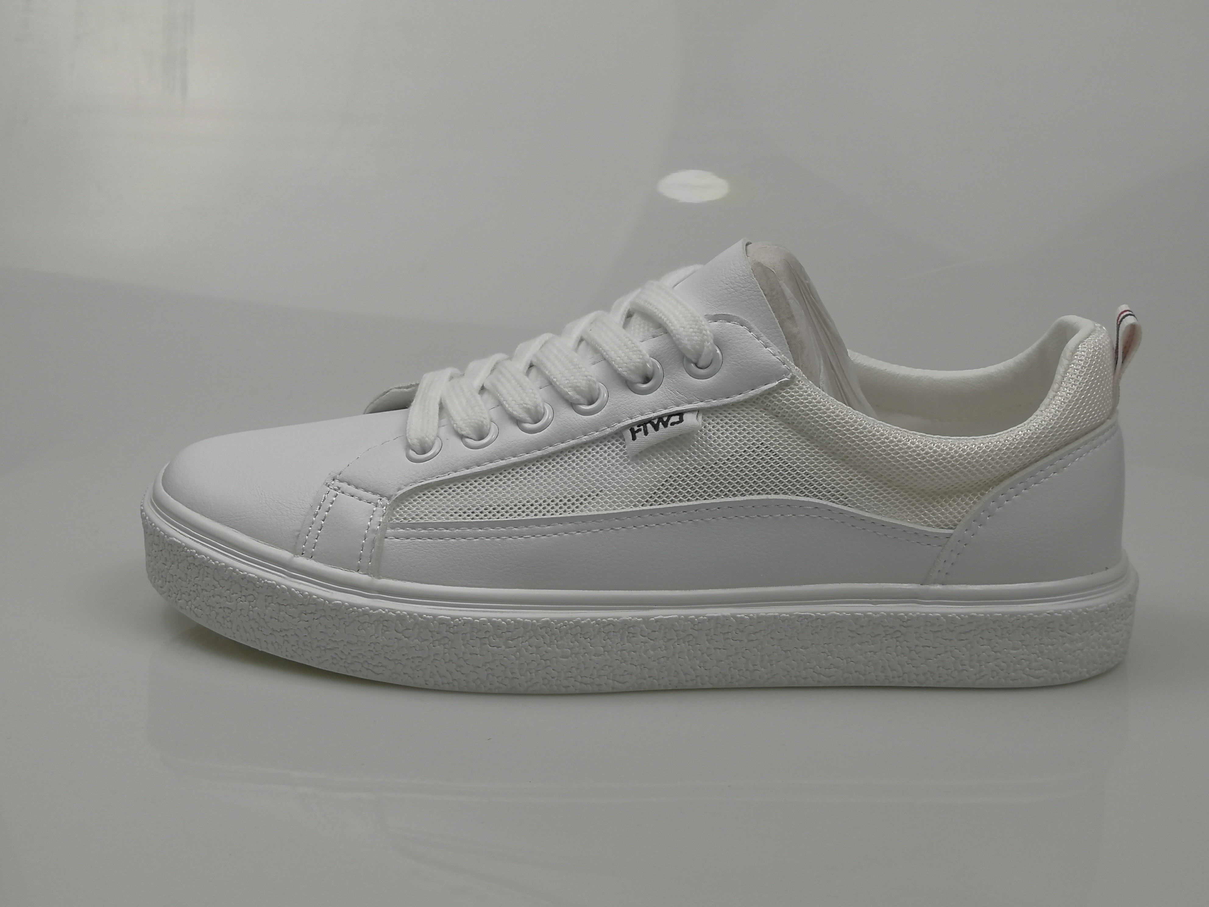 hotwind热风男士板鞋小白鞋2020新款全新正品断码清仓帆布鞋春秋