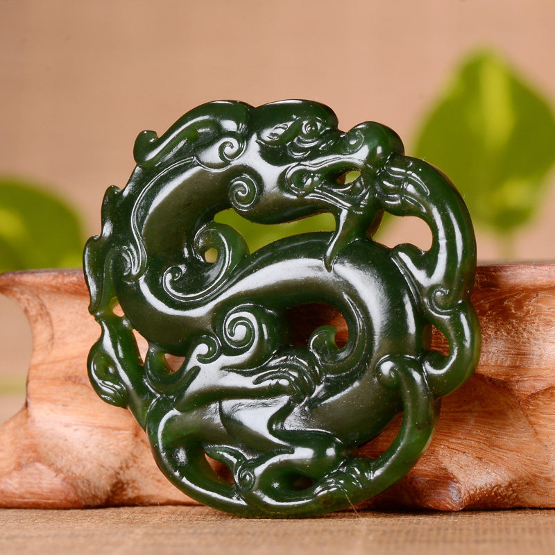 和田玉龙龙牌吊坠男士女款情侣生肖龙玉坠玉牌颈饰