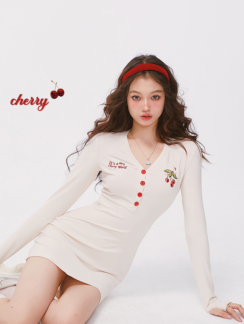 girlyfancyclub樱桃女纯欲连衣裙v领长袖紧身包臀裙秋冬裙子辣妹