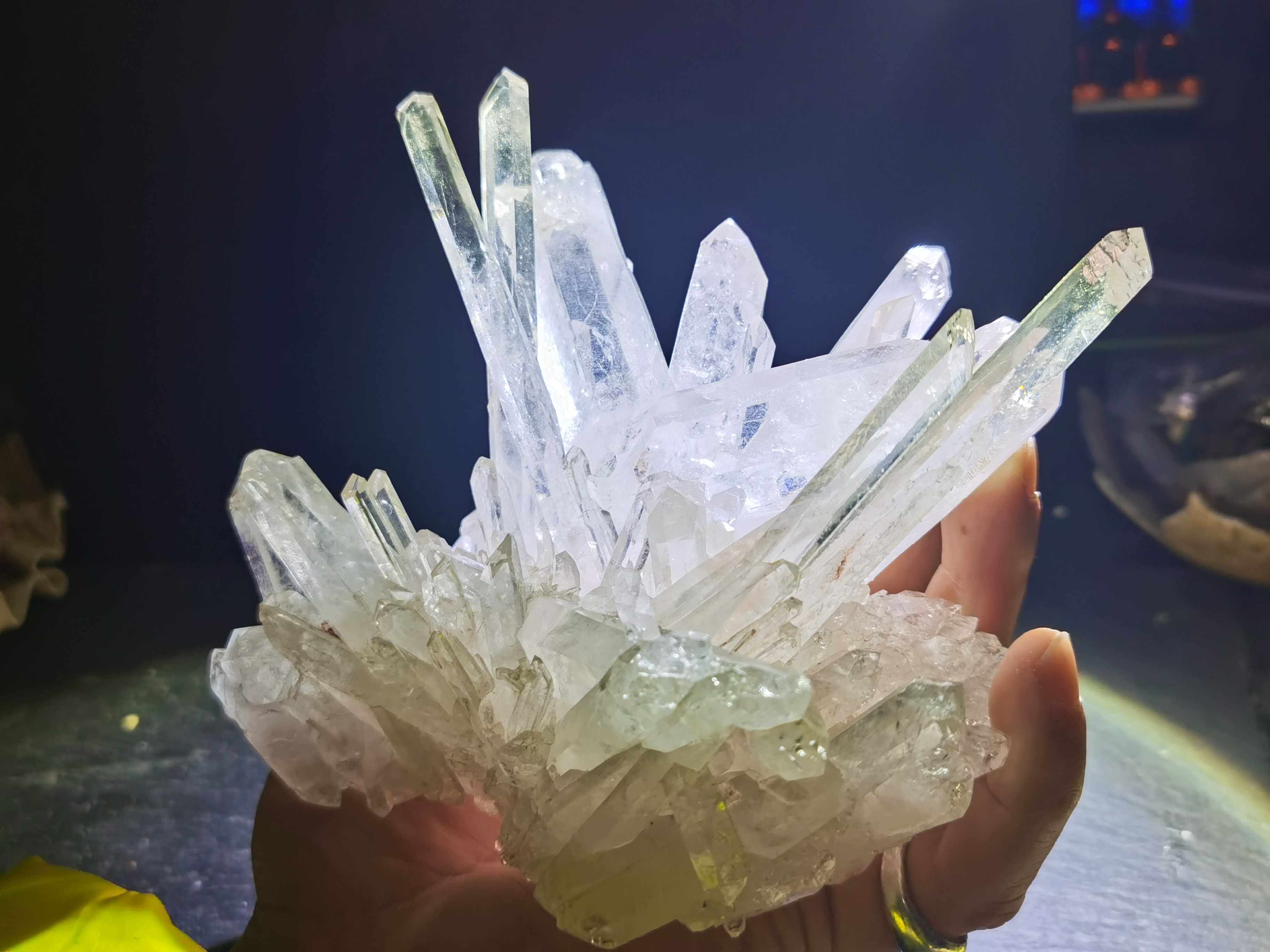 14x10x65公分天然白水晶亮白体律双晶完整晶簇收藏品摆件