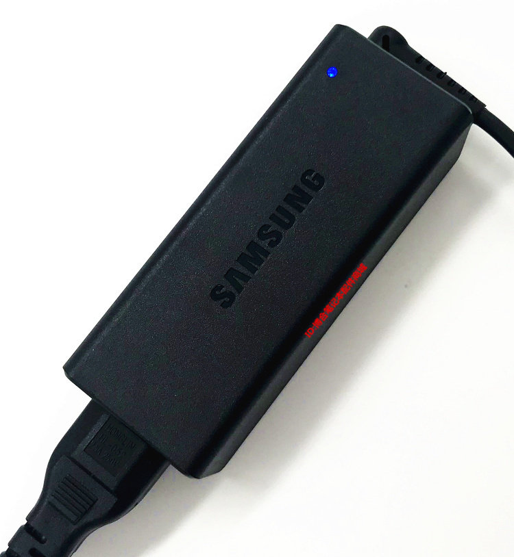 三星535u3c电源适配器2.1a笔记本电脑充电器905s3g530u3c19v原装