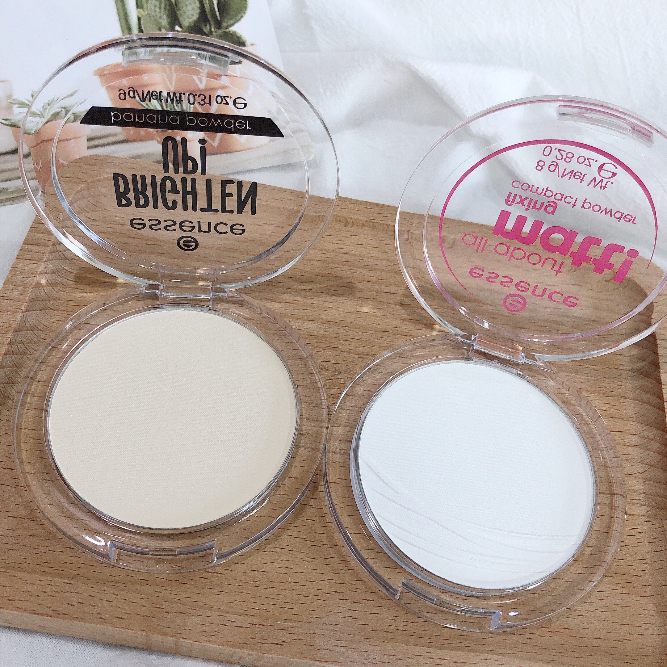 德国essence香蕉粉饼定妆控油持久哑光半透明雾面粉饼