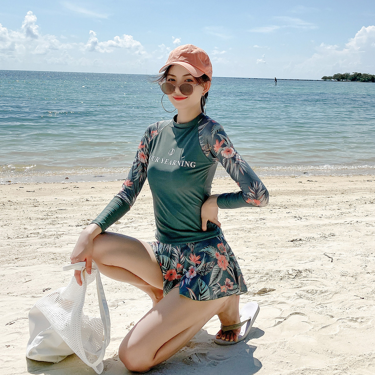 冲浪泳衣沙滩运动游泳泳装长袖防晒度假海边连体泳衣