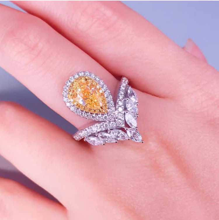 水滴黄钻群镶女戒18k金水滴彩钻戒指异形钻戒手饰