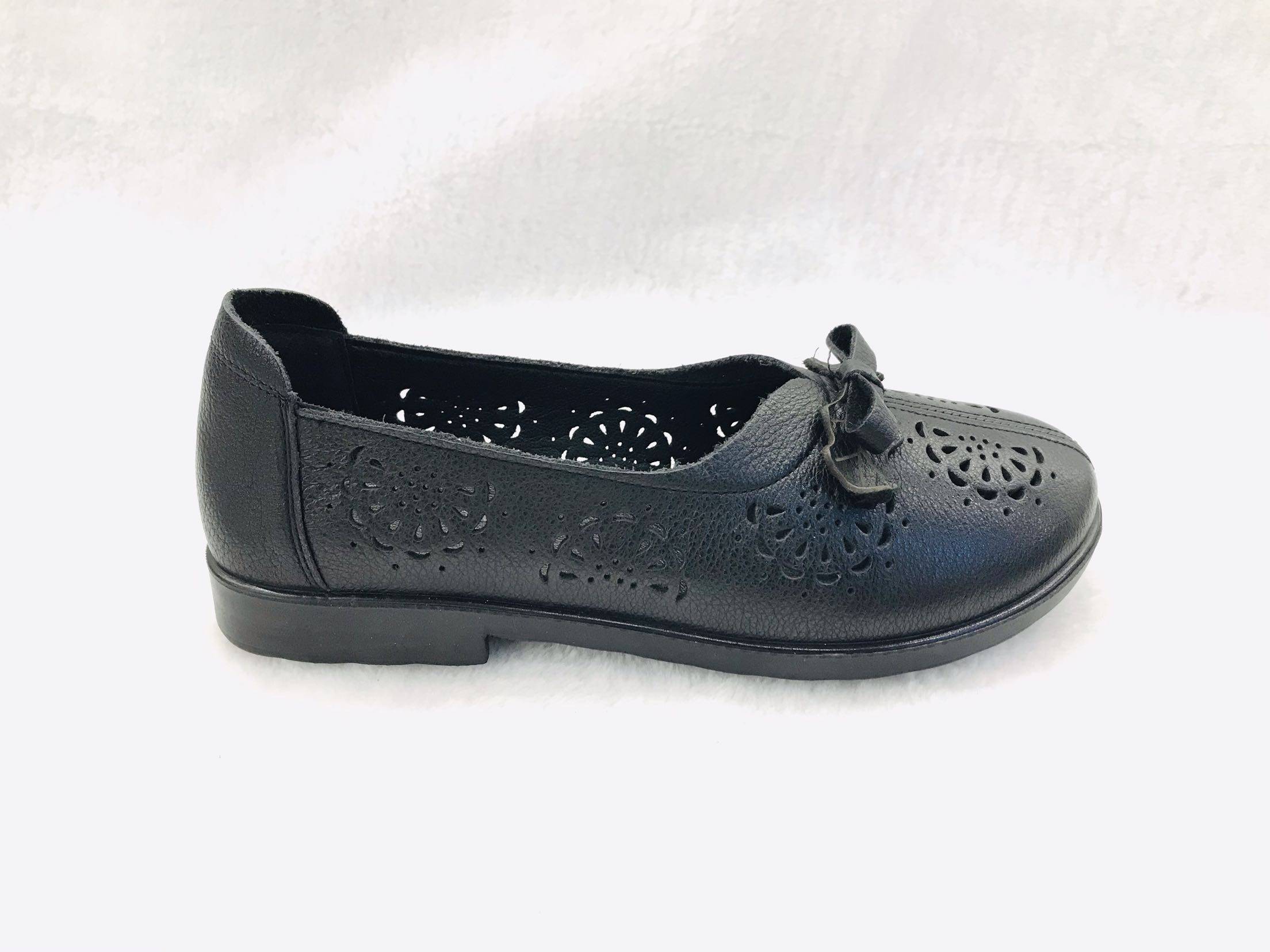 春达女鞋2021夏季新款真皮圆头镂空平底防滑洞洞鞋