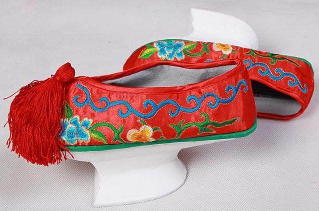 清朝造型搭配蓝色粉色红色绣花鞋格格鞋花盆底鞋皇后带流苏增高鞋