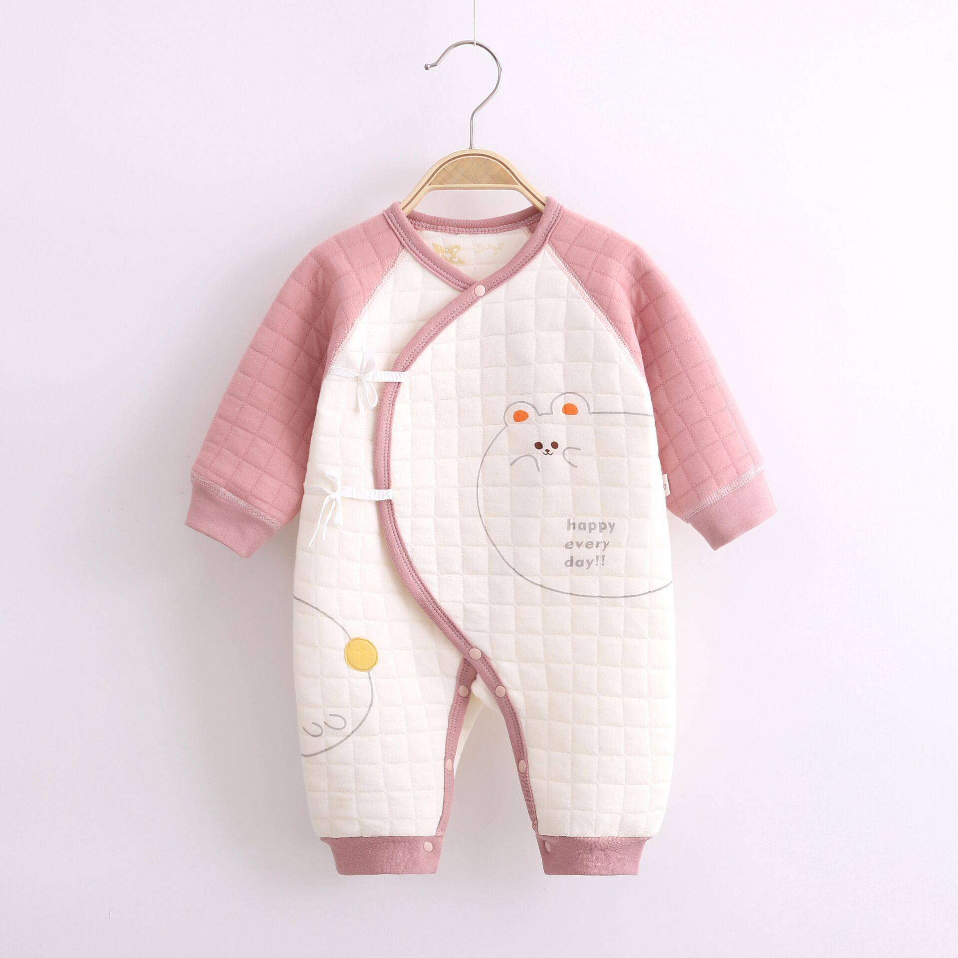 新生儿夹棉连体衣秋冬保暖偏襟蝴蝶婴儿无骨哈衣连身衣