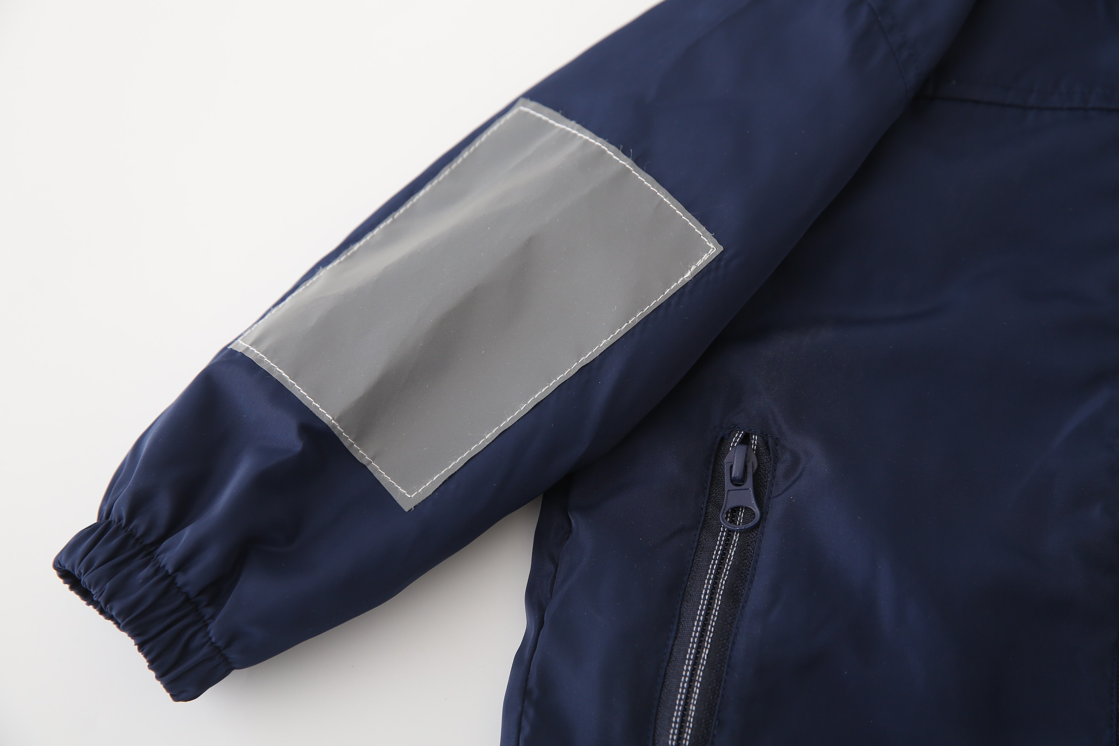 男童外套春秋拉链宝宝长袖上衣洋气潮小童童装儿童连帽冲锋衣秋装-一