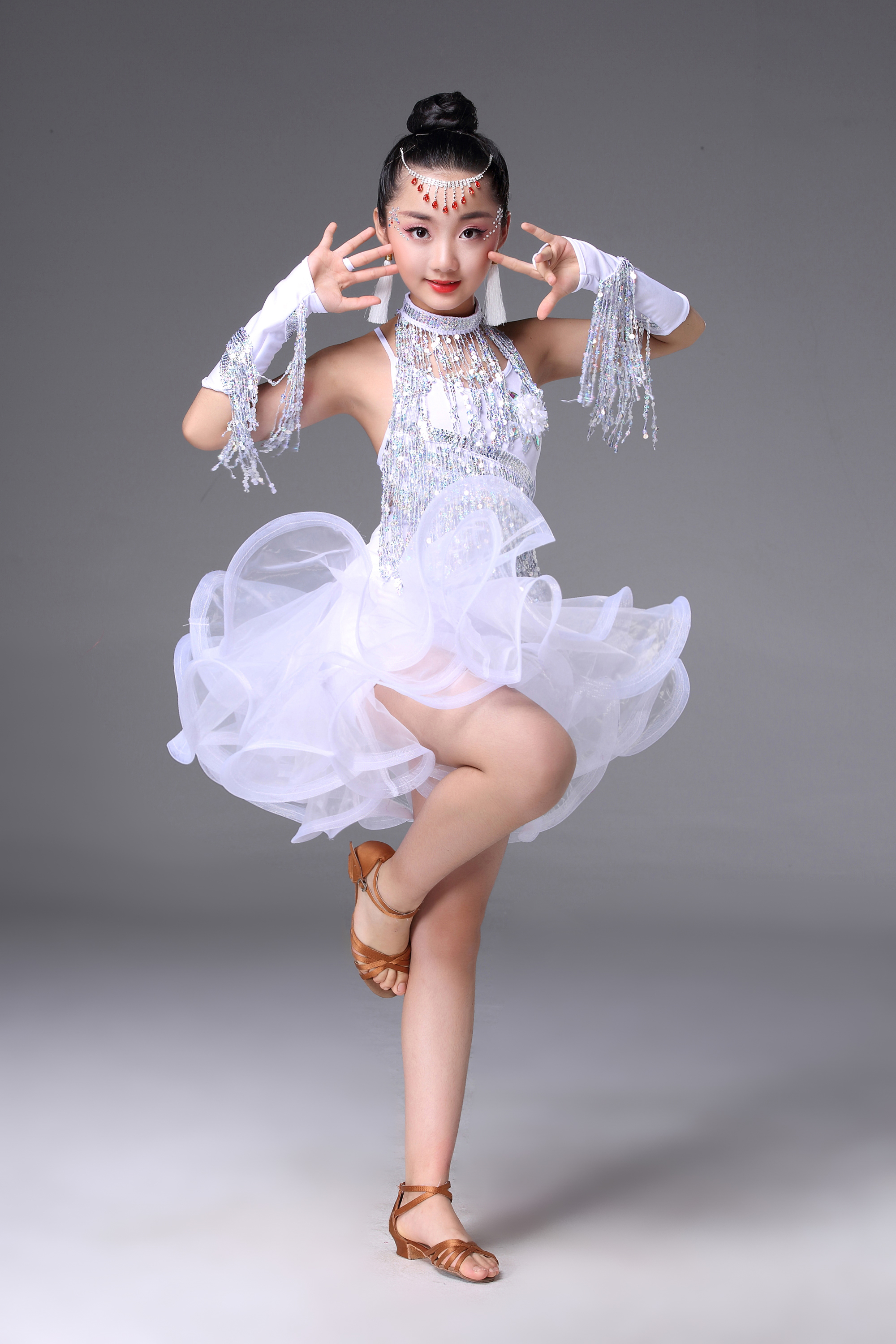 2018亮片练功舞蹈少儿比赛服专业女童儿童流苏儿童演出服