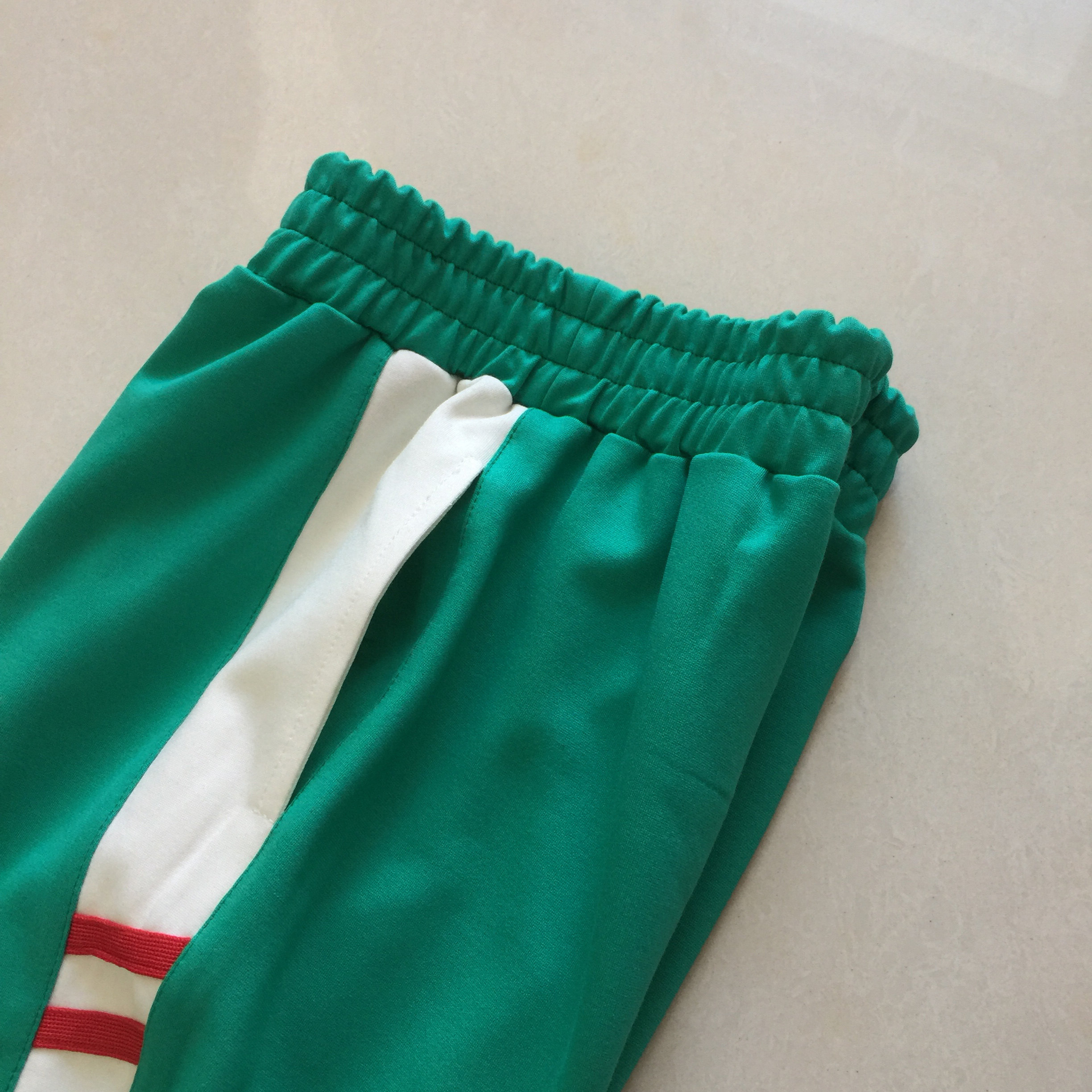 校服春秋中小学生运动绿色白三角三角班服纯棉舒适校服