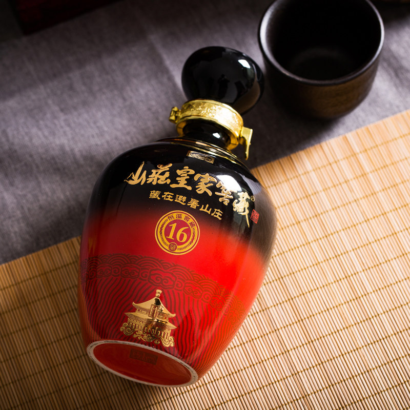 山庄皇家窖藏38度450ml瓶礼盒装粮食浓香香型白酒