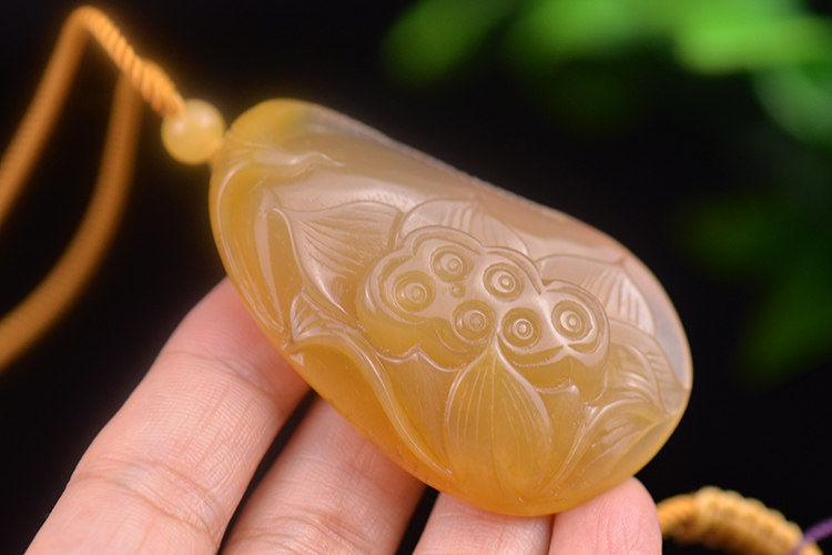 玉奴/新疆天然金丝玉吊坠/雅丹玉/黄色宝石光/莲花/路路通/挂件