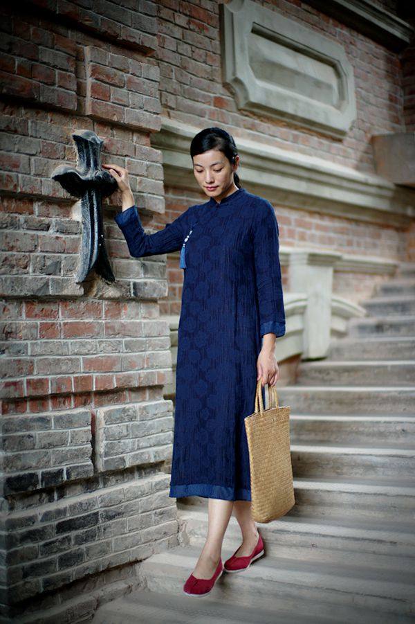 念奴娇柜中缘原创中式深蓝色柔软轻盈提花麻棉九分旗袍