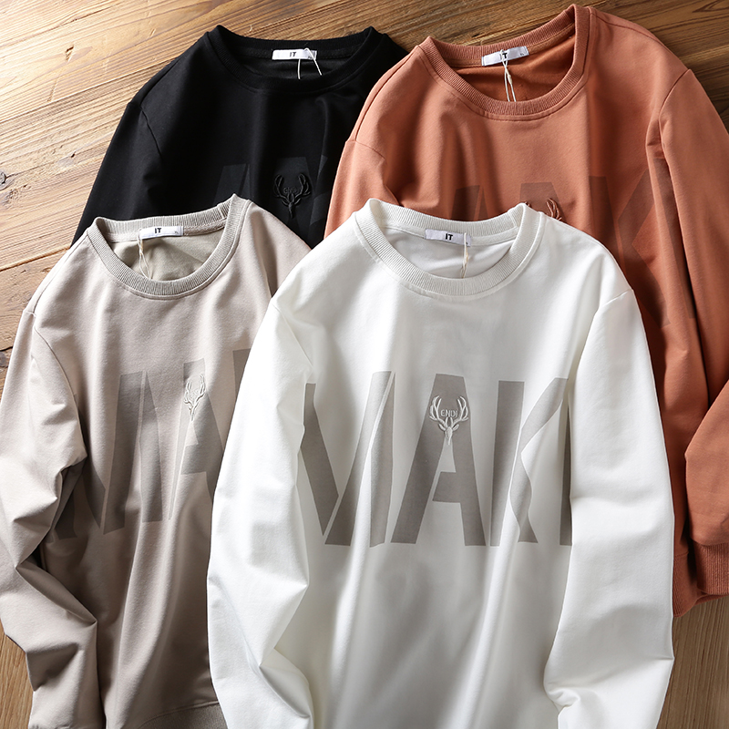 这款用心了！ 秋季青春圆领卫衣男青年时尚套头休闲刺绣长袖T恤