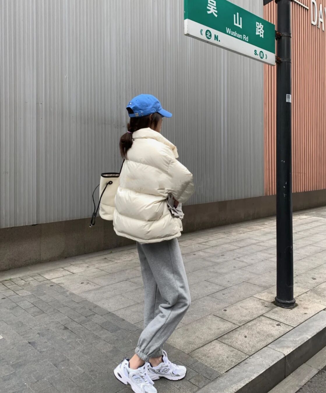 灰色运动裤女黑色宽松显瘦百搭休闲裤子20新款ins垂感束腿裤加绒 - xm