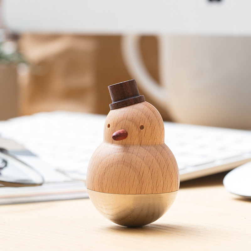 办公室桌面不倒翁装饰摆件木质工艺品创意可爱女生摆件