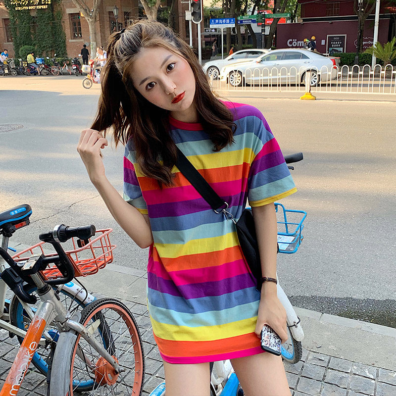 泫雅风彩虹条纹短袖小众t恤女心机ins潮超火cec中长款宽松上衣服 - 影