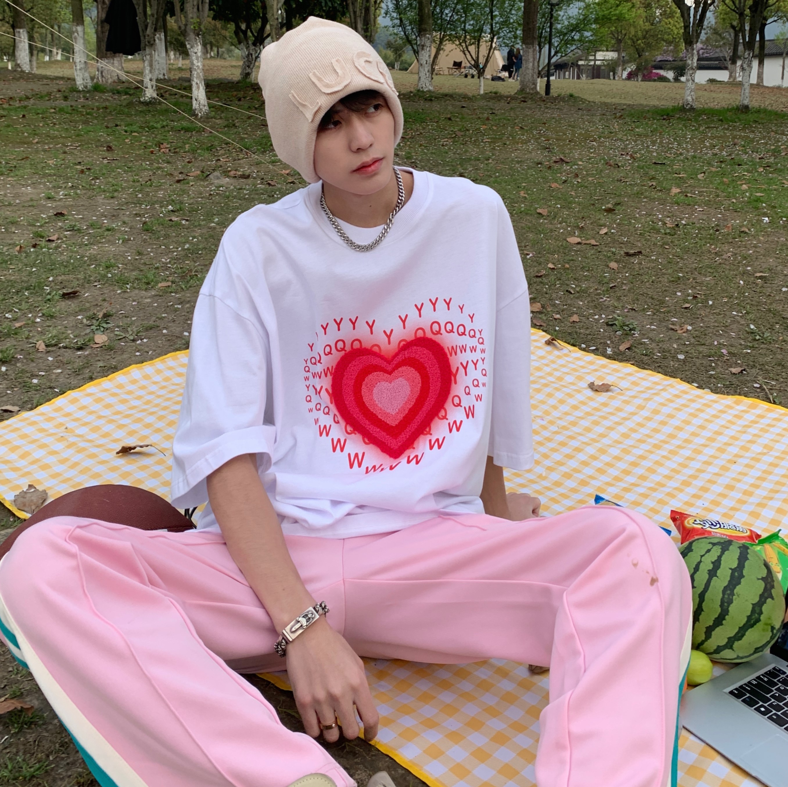 余庆伟的黑店 鱼仔定制夏季原创设计发射立体爱心绣花全棉短T短袖