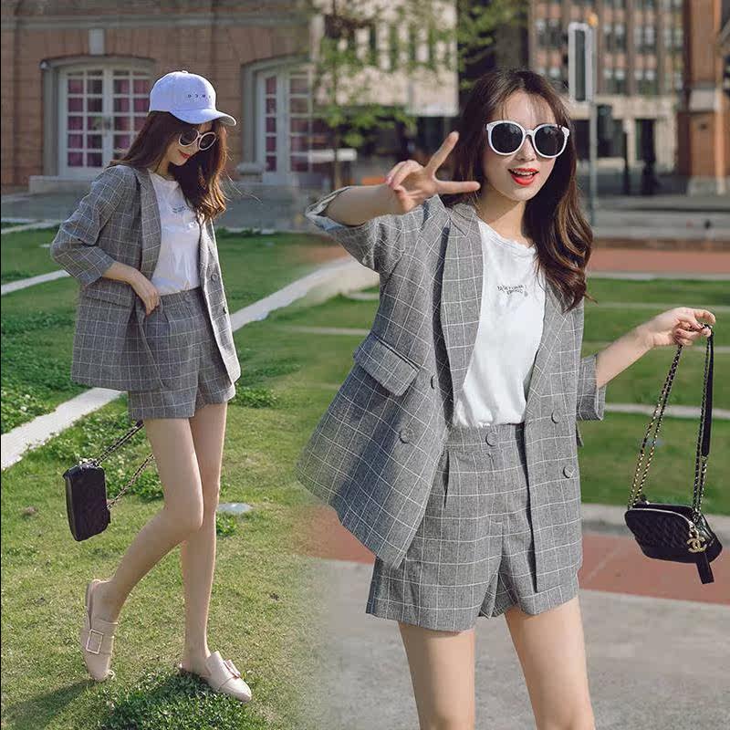 早秋网红小西装短裤套装女2019初秋新款休闲职业装格子外套两件套