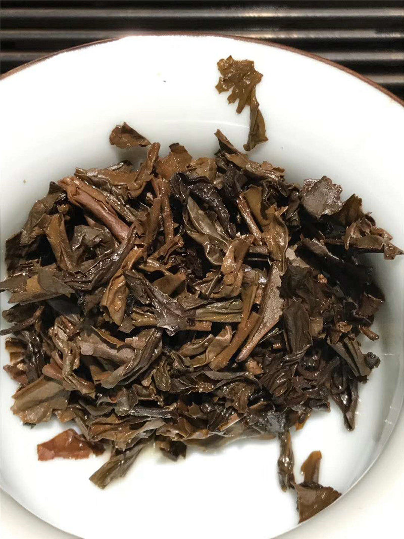 普洱茶 生茶 2006年珍藏版中茶丙戌年特级品老生茶 357克包邮 - 碧鸿