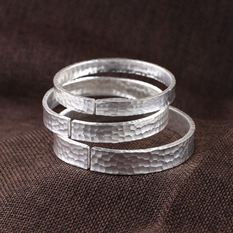 s999足银古法传统手工锤纹素银民族手镯