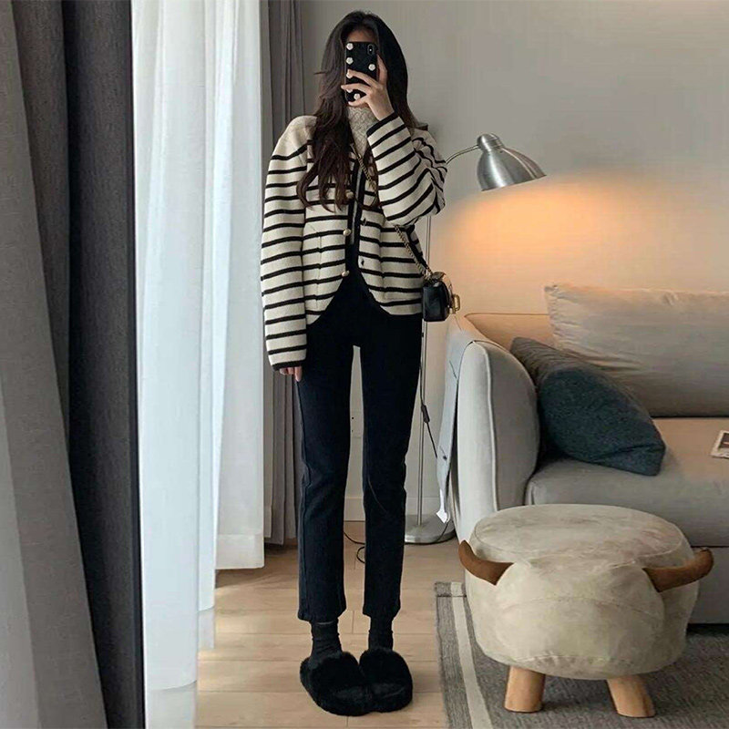 冬季直筒加绒牛仔裤女秋冬小个子修身显瘦黑色复古港味九分烟管裤