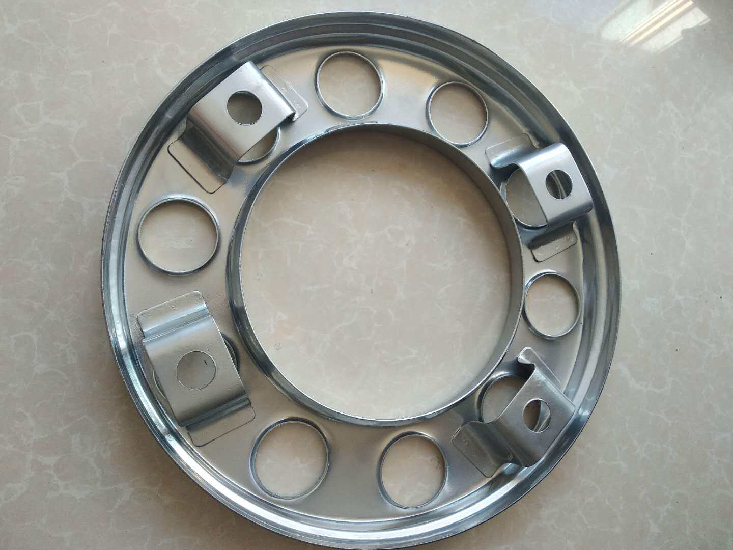 加厚货车轮毂前轮上车脚踏螺丝防护罩轴盖重卡轮轮毂盖