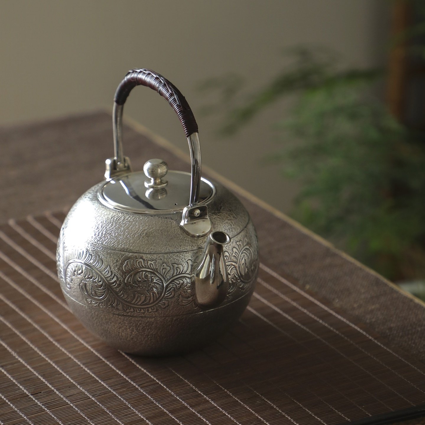 秦藏阁银壶丸型手工錾刻连枝纹纯银烧水壶足银9999茶壶