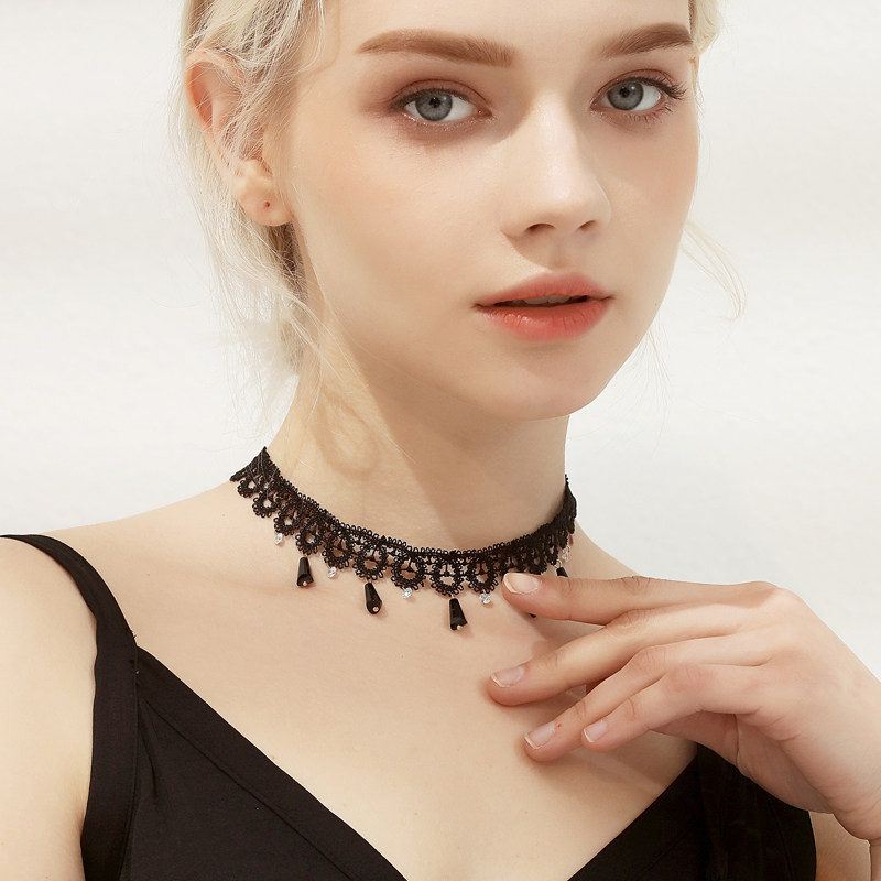 颈链女短款锁骨链脖子饰品项圈颈带性感黑色蕾丝网红流苏项链装饰