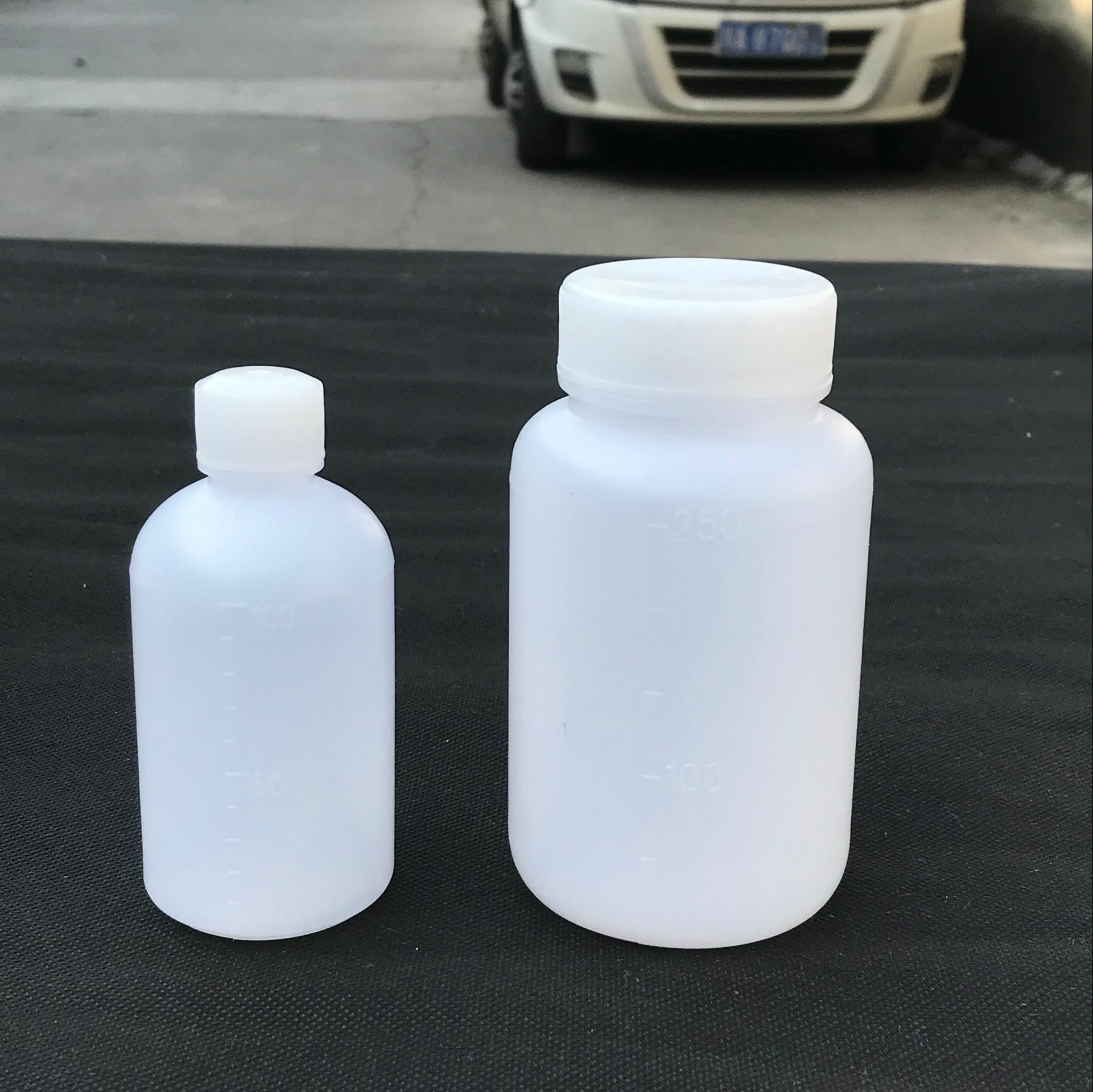 圆形白色塑料大口瓶 密封样品刻度试剂瓶2000/2500ml化学实验耗材