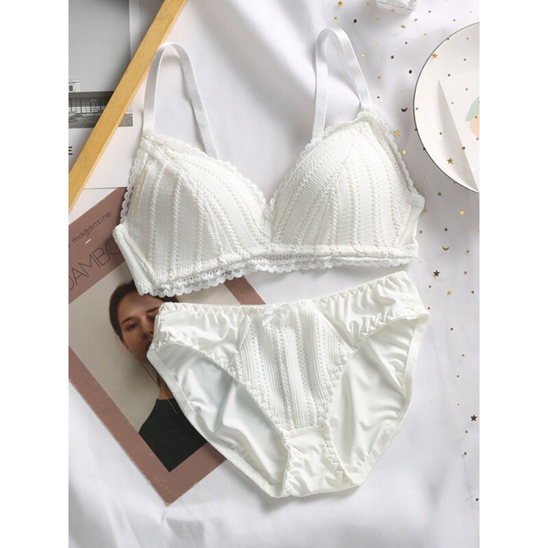 内衣女小胸聚拢无钢圈超薄款少女学生大胸显小调整型透气无痕胸罩