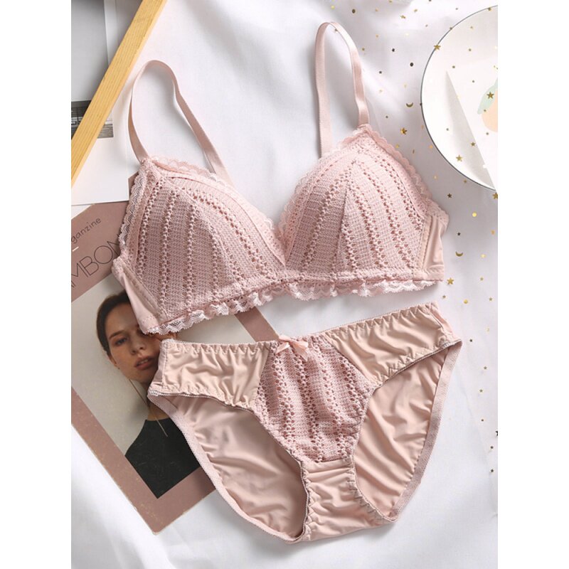 内衣女小胸聚拢无钢圈超薄款少女学生大胸显小调整型透气无痕胸罩