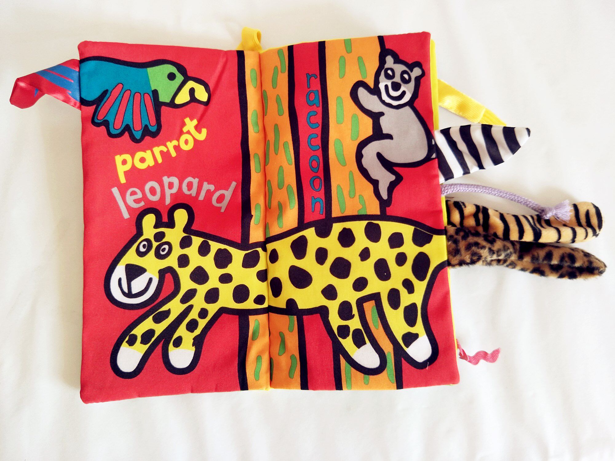 包邮婴幼儿不烂早教布书03岁宝宝玩具水洗带响宝宝布书