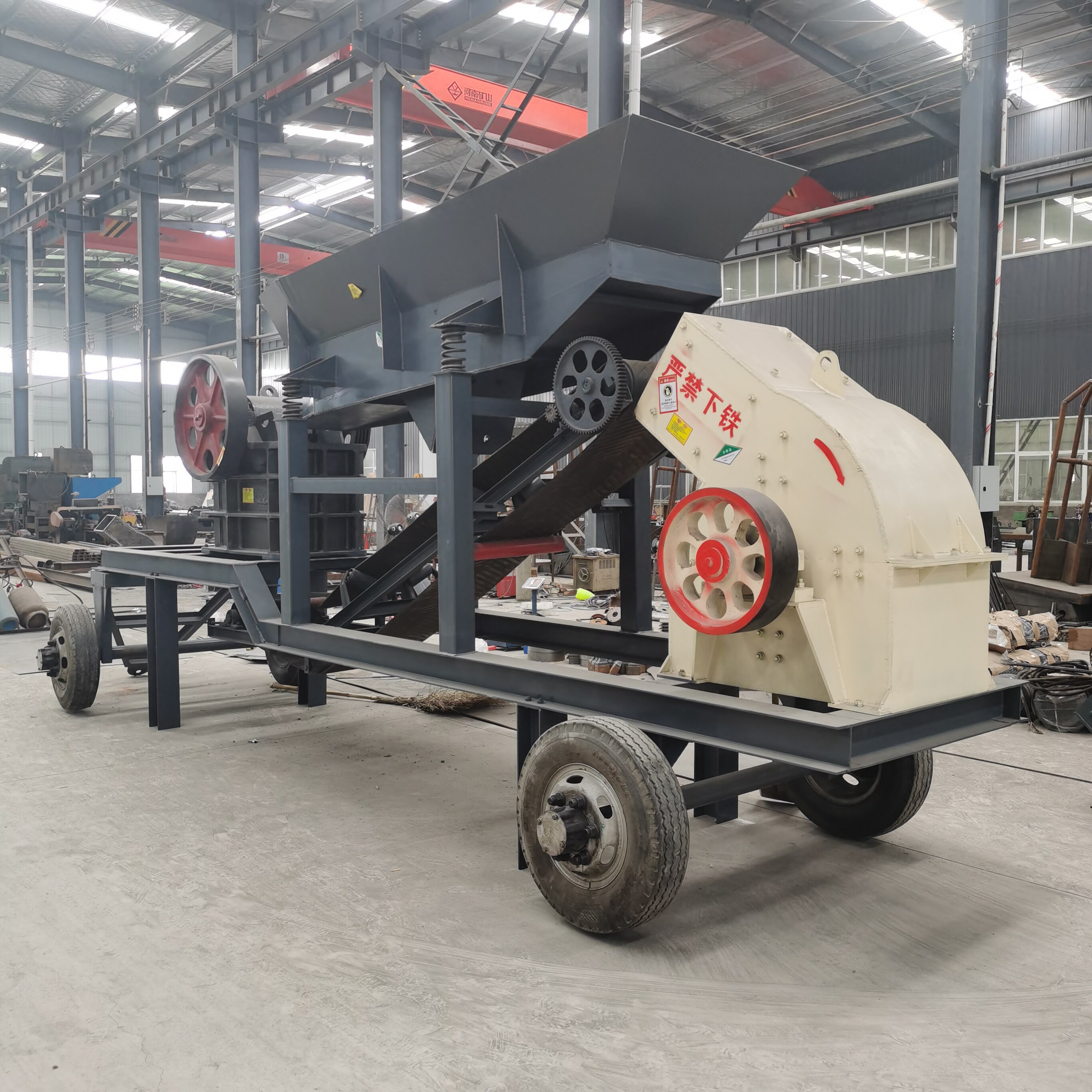 破碎机中小型移动鹅卵石锤式破碎机制砂机水泥块石头破碎机