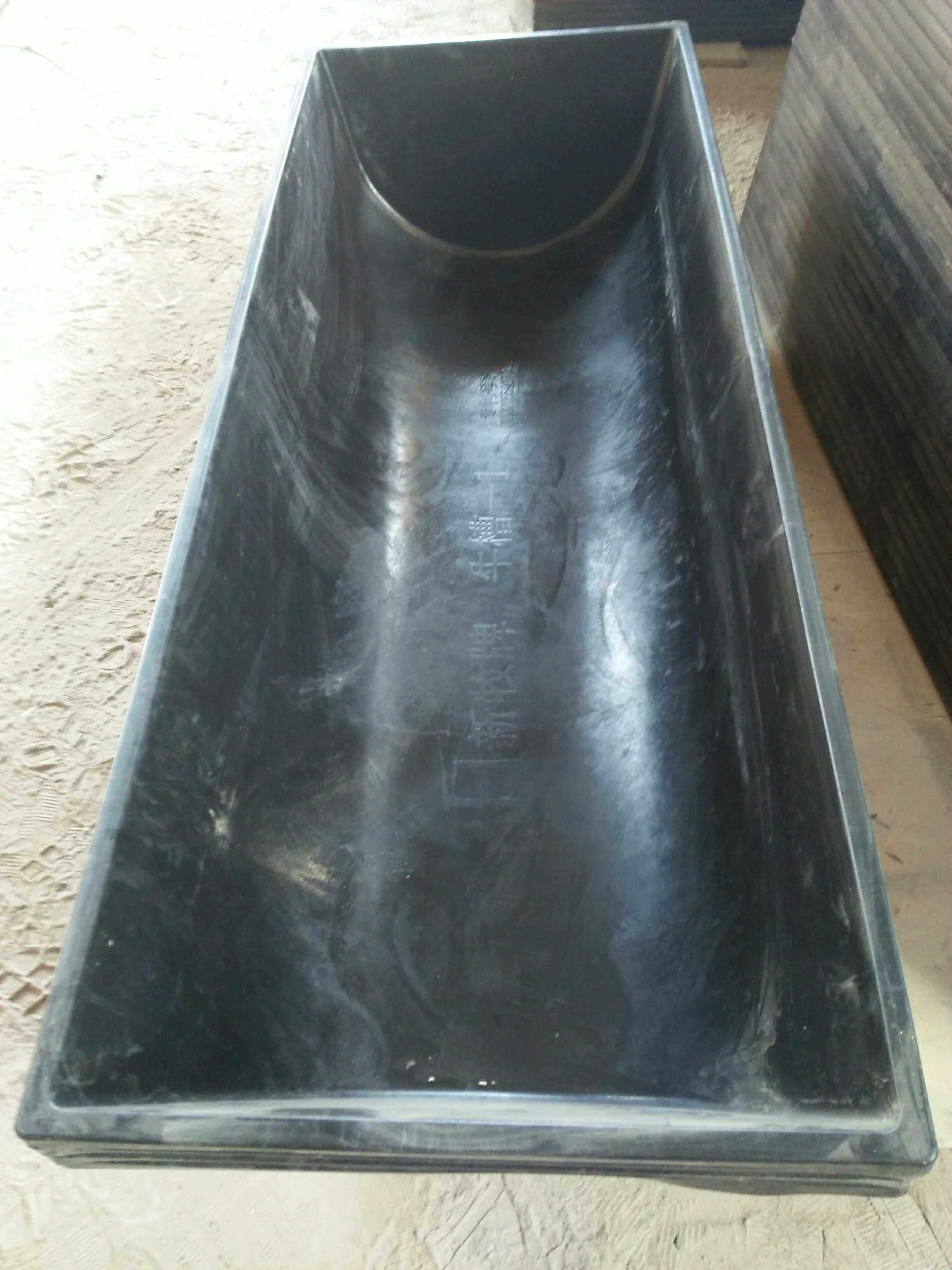 疯抢食槽牛马畜牧养殖肥牛深育加厚牛槽塑胶防冻畜牧