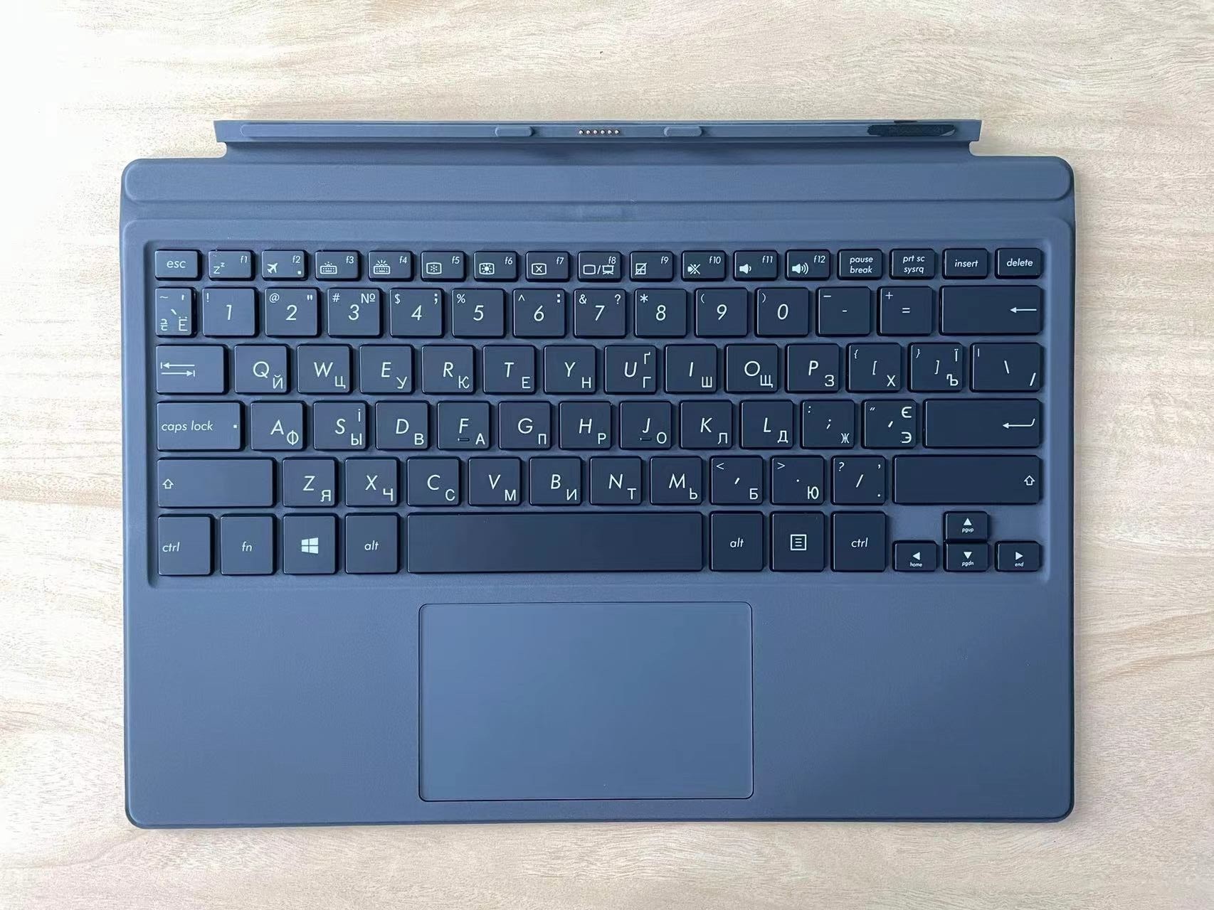 适用asus华硕灵焕t303uzenbook4u平板键盘二合一t304键盘