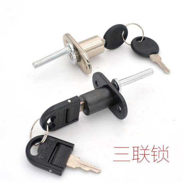 Hardware rotate the front three drawer file cabinet a heart key chain lock a lock three office computer desk Hardware rotate the front three drawer file cabinet a heart key chain lock a lock three office computer desk