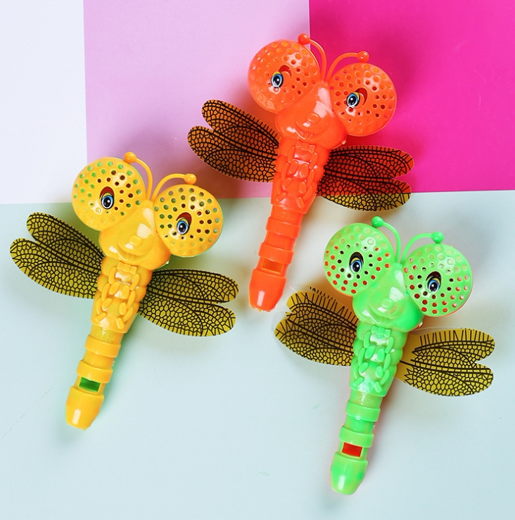 摇铃儿童玩具塑料手摇铃幼儿园蜻蜓玩具口哨1元地摊摇铃
