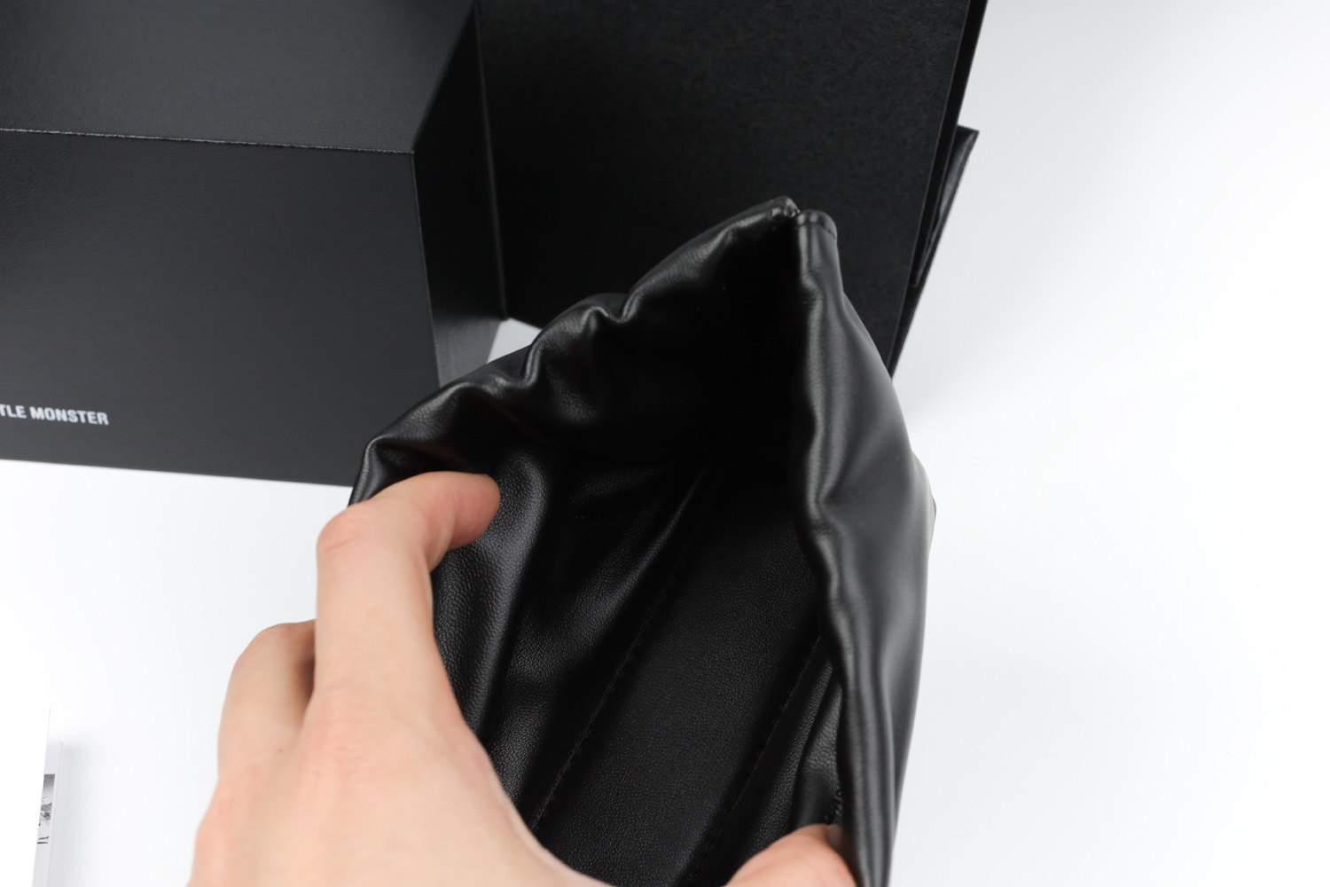 正品gentlemonster黑色皮质云朵收纳太阳眼镜盒男潮眼镜盒