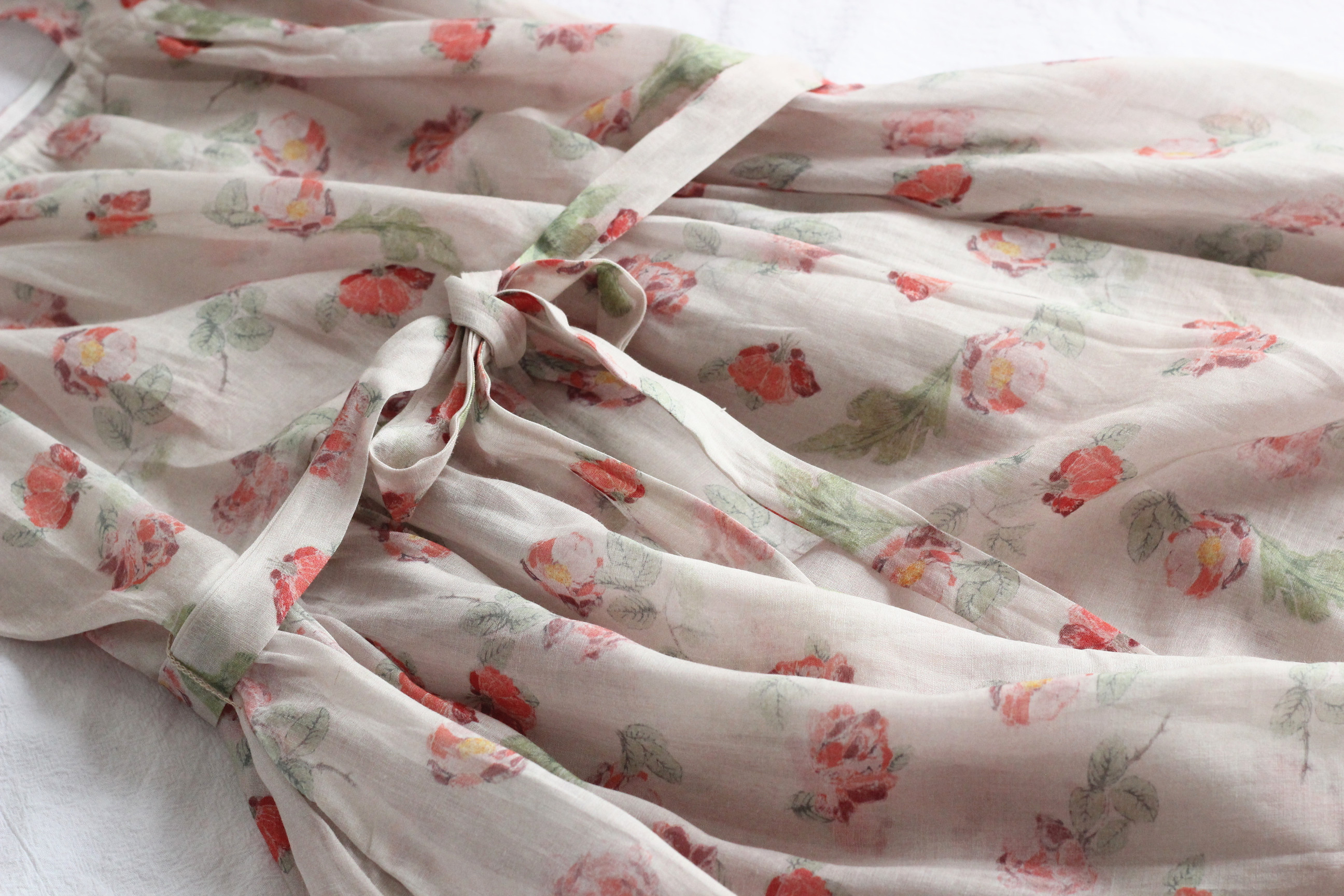 谚家夏新款苎麻清透玫瑰印花连衣裙女方领甜美小清新文艺苎麻长裙