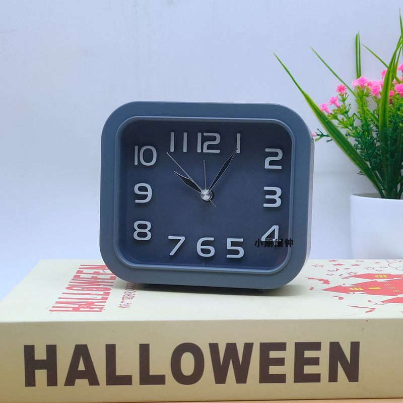 简约时尚创意方形小闹钟学生儿童专用办公室居家台钟