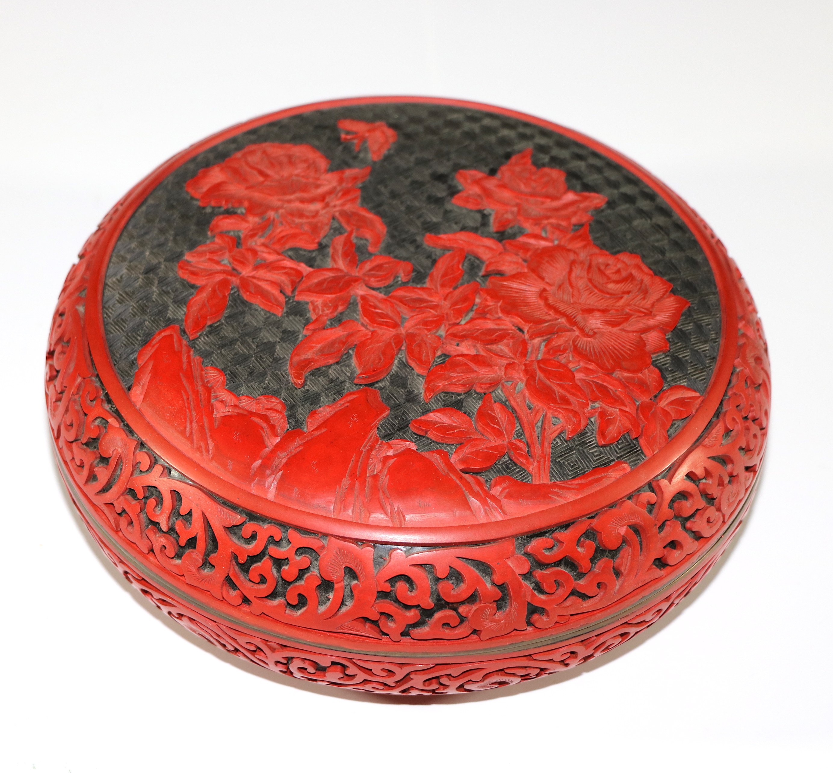 雕漆大号天然朱砂花卉黑地剔红捧盒漆器直径漆器