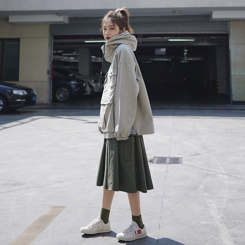日系复古军绿色口袋中长款日式工装裙女学生高腰宽松a字半身裙子