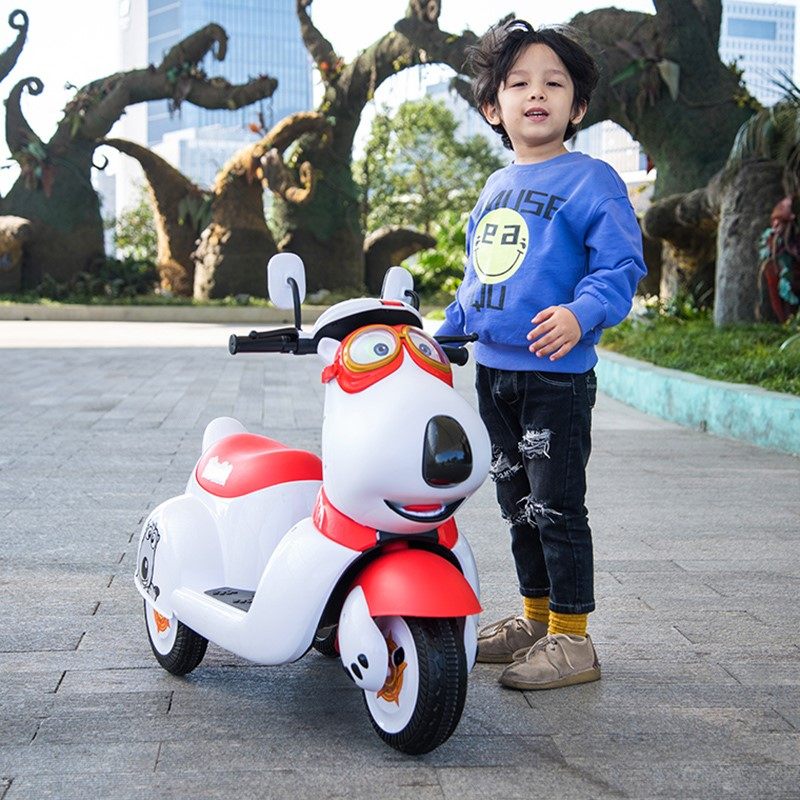 大卫贝肯儿童电动车倒霉熊充电小三轮三轮车男孩女孩可坐儿童电动车