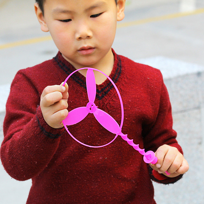 飞天仙子儿童户外创意玩具80后怀旧地摊男孩小礼物手推竹蜻蜓飞盘